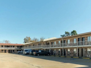 HomeStay Inn & Suites