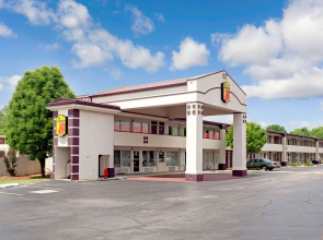 Super 8 by Wyndham Oklahoma/Frontier City