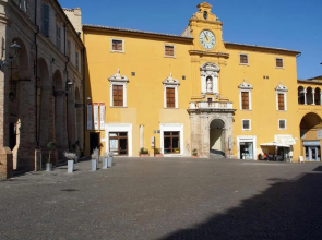 MarcheAmore - Il Passaggio Segreto, luxury loft with private courtyard