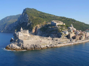 Casetta Romantica Viola Lerici
