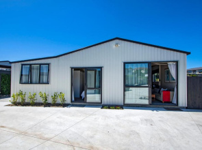 Sunnyside SPA Retreat - Mangawhai Holiday Home
