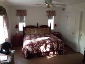 Apple Blossom Inn