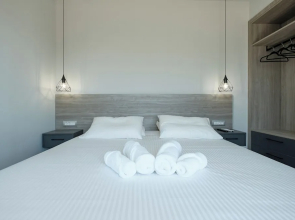 Sky-High Central Penthouse - 02