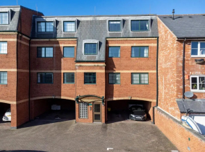 Marina Retreat Waterfront