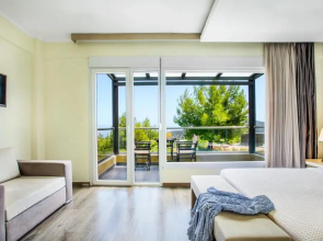 Sunny Villa in Chaniotis