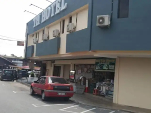 OYO 90445 Th Hotel