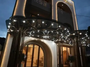 TherHouse Hotel