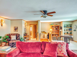 Lake Tomahawk Fall Retreat w/ Foliage & Lake Views