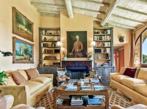Independent Villa With 12 Beds-villa Aiola