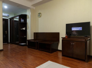 Отель Zargaron Plaza