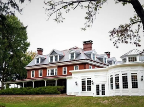 Cameron Estate Inn & Restaurant