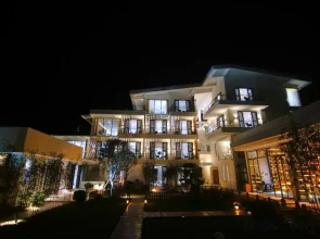 Itree Courtyard Resort