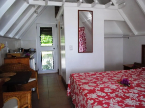 Paradise Cove Lodges