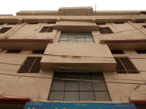 Deluxe Stay near ISBT