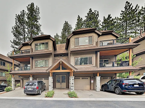 3987mant 3 Bedroom Condo