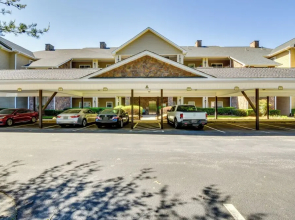 Kingwood Resort Condo w/ Golf Course Views!