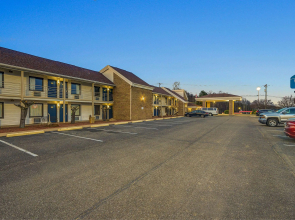 Motel 6 Hillsville, VA
