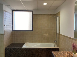 Grays Hostel By Haly