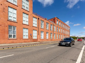 Air Host and Stay Tobacco Wharf Amazing loft style apartment sleeps 5 minutes from city centre