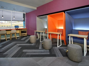Tru by Hilton Mobile