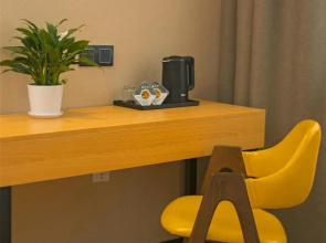Chonpines Hotel·Rizhao Yingbing Road RT-Mart
