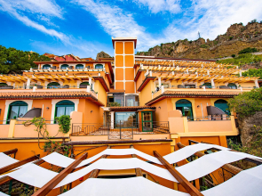 Baia Taormina Hotel