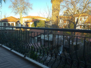 Old Town Deluxe Flats