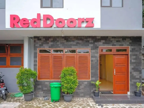 RedDoorz Plus near Jogja City Mall 5