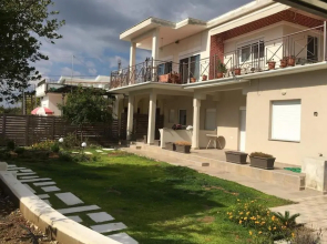 Lovely House by the Sea with Garden and BBQ (A)
