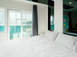 Geojae Wave Hotel and Pension