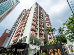 Bandara Silom Suites