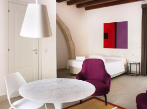 Isabella di Castiglia Apartments