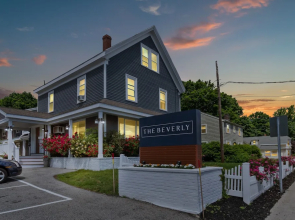Beverly Garden Suites