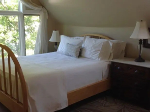 Downtown Victorian on Lake Mendota