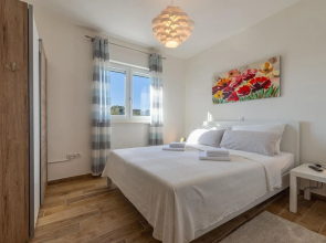 Nice Apartment in Vir With 2 Bedrooms and Wifi