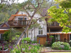 Pyeongchang Bench House Pension