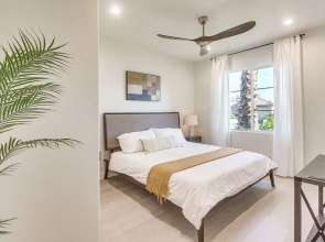 Indio Oasis w/ Heated Saltwater Pool + Hot Tub!