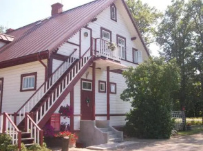 Kursi Hunting Manor