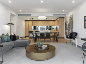 Elegant retreat in Wynyard Quarter