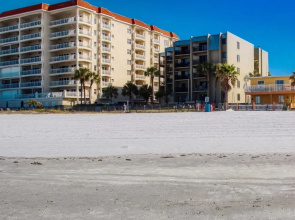 Misty Isles Redington Beachfront Suite 24