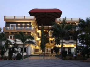 Ishwar Nain Hotel