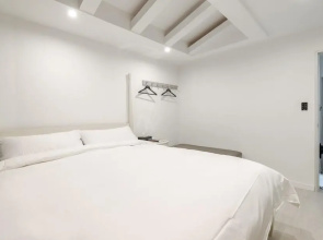 Owl Hotel