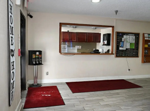 Hibbing Inn and Suites