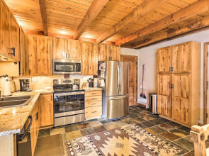 Ski & Hike: Mtn-view Condo in Silverthorne!