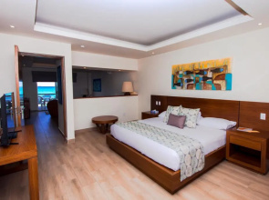 La Palma Beachfront Hotel & Club Nautico