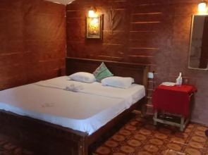 Peafowl Tree Lodge