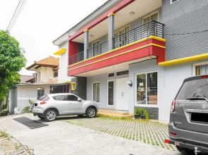 RedDoorz near Siloam Karawaci 3