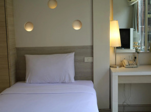 Sunshine Hotel And Residences