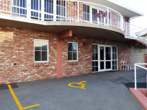 Alexandra Heights Motel
