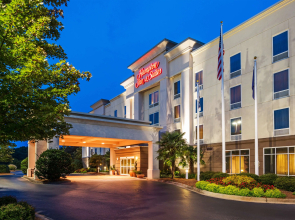 Hampton Inn & Suites Clinton - I-26